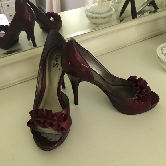 Carlos Santana Heels- Style - Pretty in Ruby Red - Picture 2 of 3